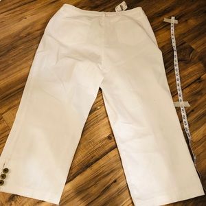 💕3/$30 NWT Multiples Capris in Khaki SZ 14